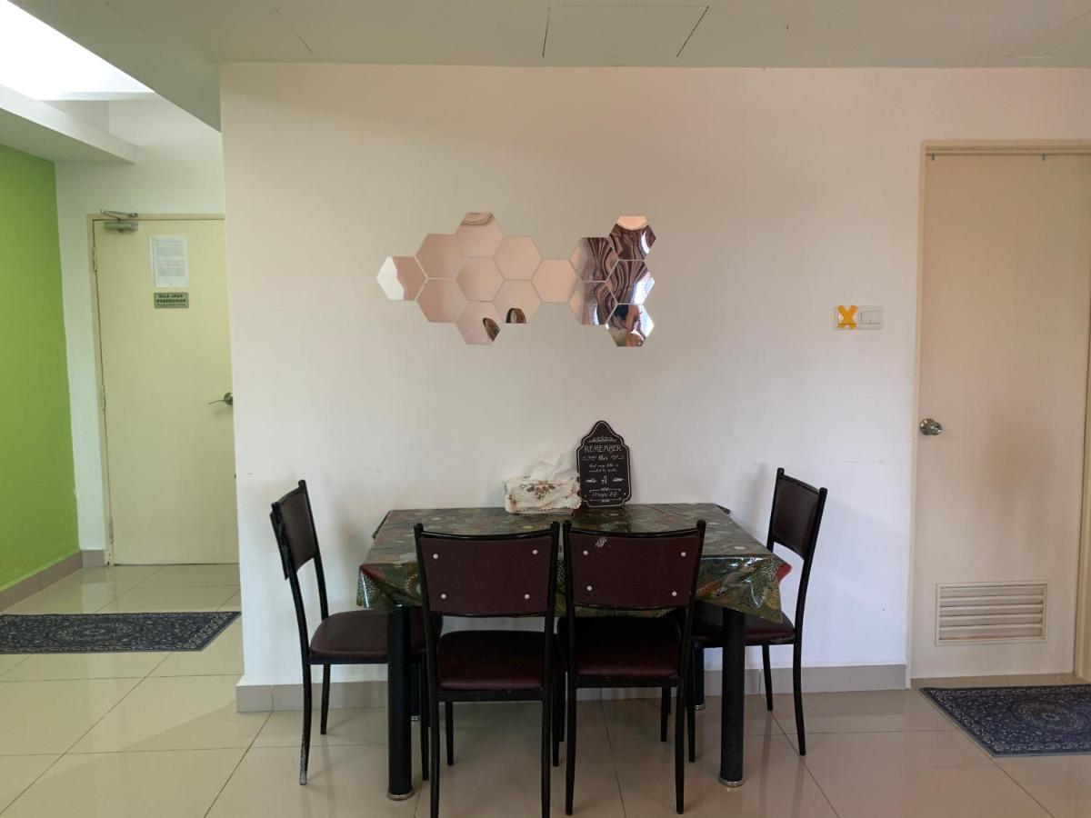 Kb Wakaf Che Yeh Apartment コタバル エクステリア 写真